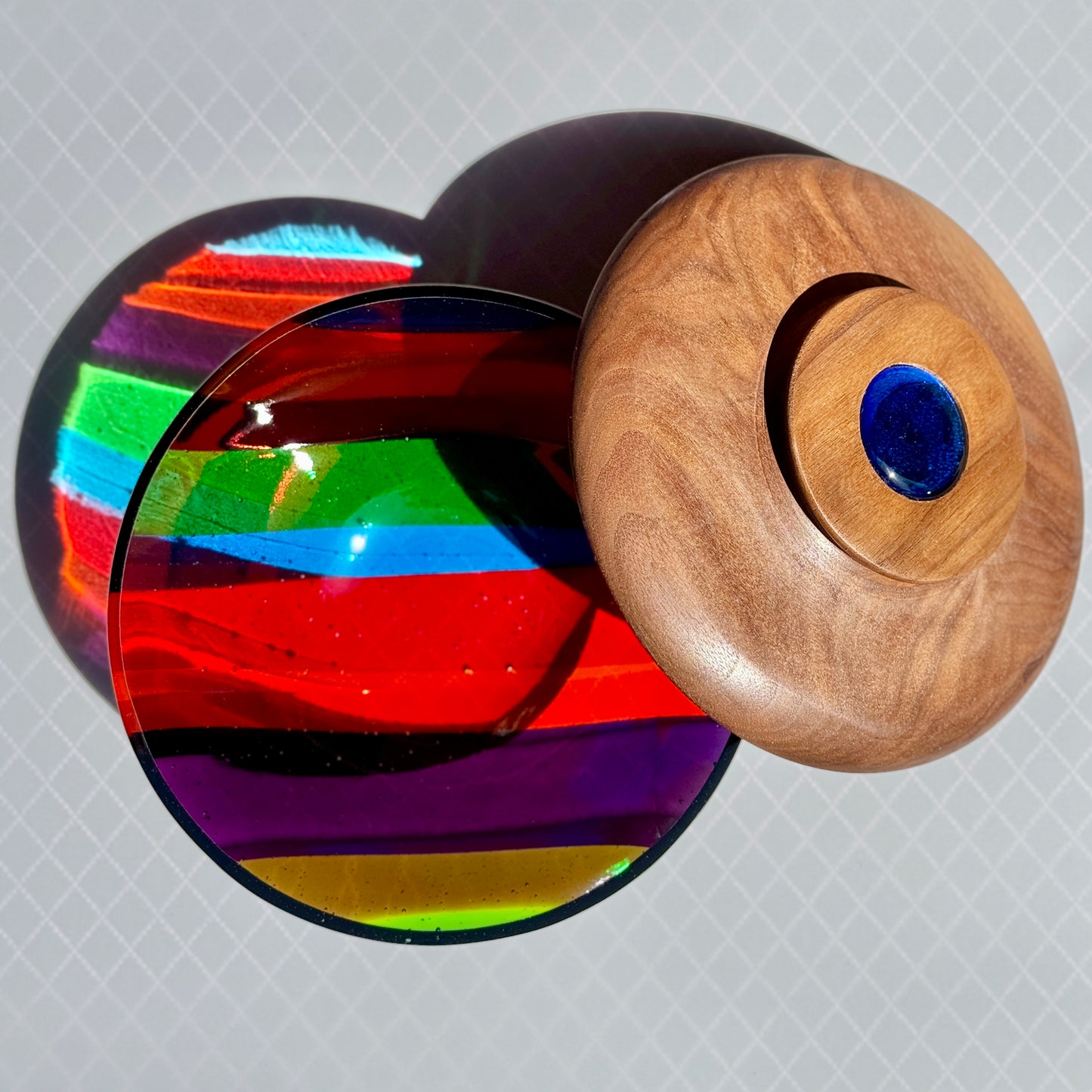 Jazzy Bowl: Clear Color with Walnut Lid